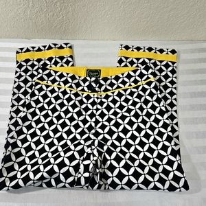 Nicaya Black, White and Yellow Capris